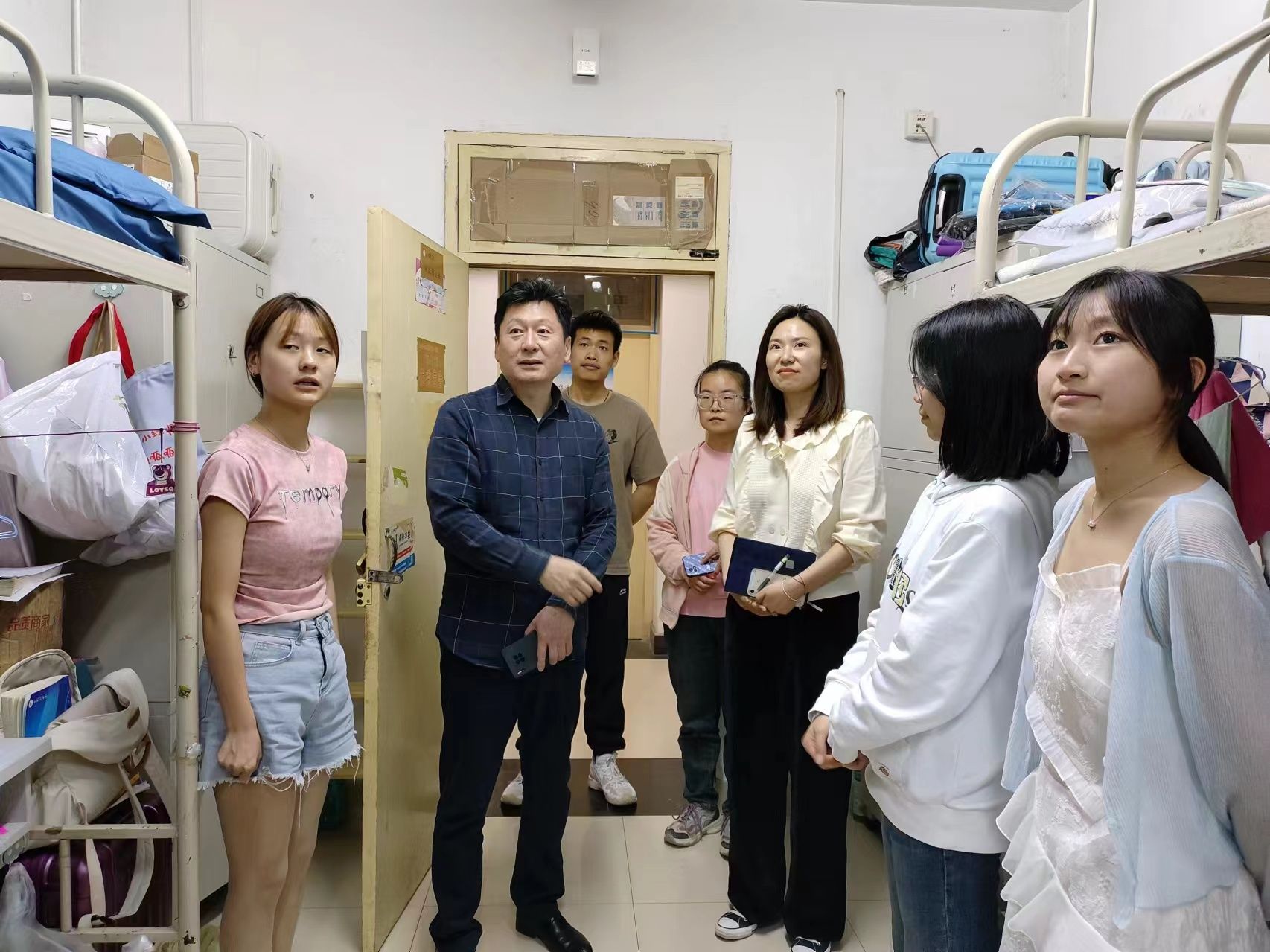 心系学子，“宿”说安全--金沙js1005线路党总支书记走访学生宿舍